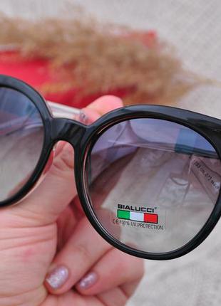 Красивые солнцезащитные женские очки bialucci