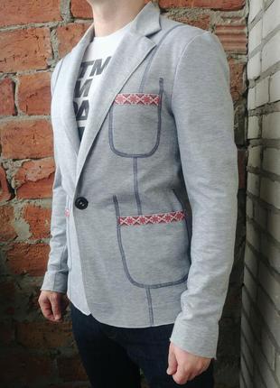 Nenka: стильний кежуал етно-піджак з принтом вишиванка
