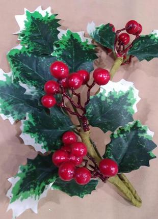 Новогодний декор. рождествеская зимняя ветка с ягодами 30 см