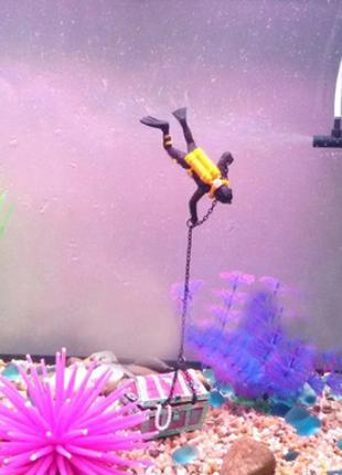 "Водолаз" декор в аквариум - цвет желтый + черный, пластик