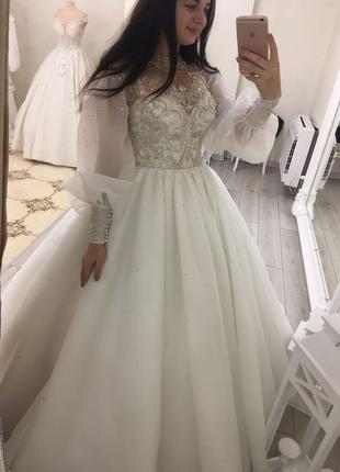 Продаю весільну сукню
