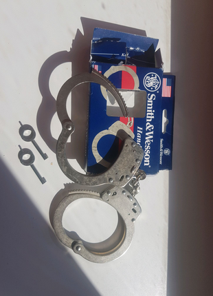 Ключи от наручников США