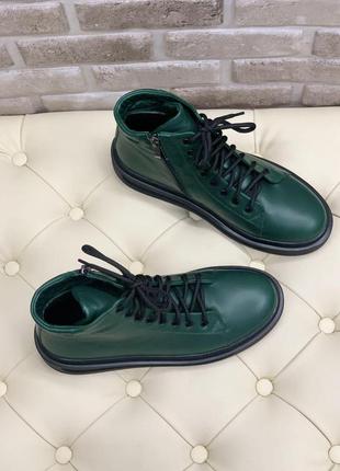 Зелёные ботинки из кожи