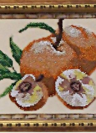 Картина вышитая бисером " персик"