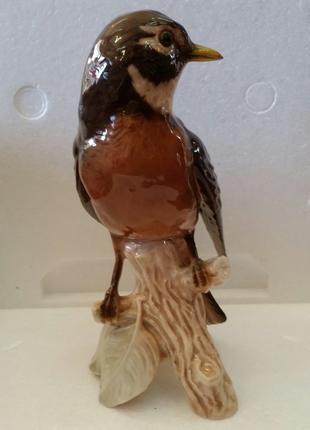 Продам немецкую, фарфоровую фигурку птичку "Странствующий дрозд".