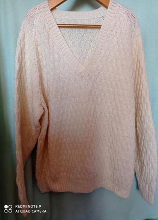Базовый нарядный молочного цвета пуловер cвитер джемпер реглан
