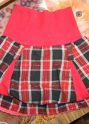 Котоновая клетчатая юбка-тюльпан в красно-черных тонах