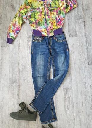 Стильные дизайнерские джинсы true religion. пролет с размером