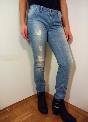 Стильные модные джинсы skinny