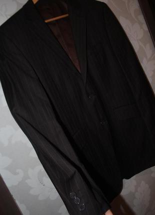 Шикарный фирменный коричневый пиджак в полоску karl  jackson