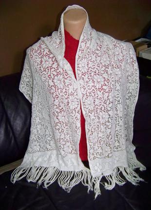 Белый ажурный хлопковый шарф с бахромой