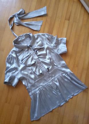 Дешево - шикарна срібляста шовкова блуза з воланами globus 40р.