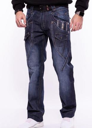 Прямые классические,базовые джинсы,с декорированными строчками