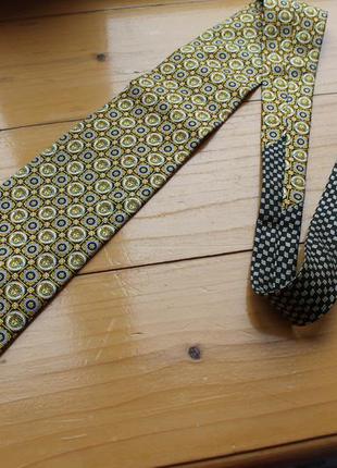 Невероятно стильный шелковый галстук gianni versace