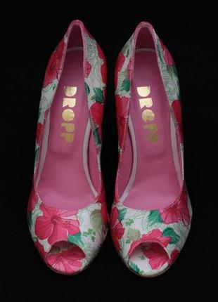 Туфли с открытым носком dropp (италия), в красные цветы