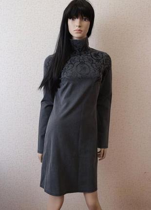 Платье richmond denim (италия), темно-серого цвета, с принтом.