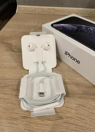 Наушники Apple AirPods with Lightning Connector