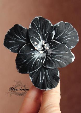 Заколка для волос с цветком "черный гладиолус с росписью"