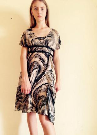 Сукня з натурального шовку оригінального крою і кольору