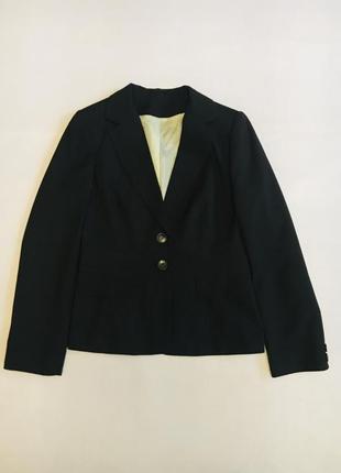 Классический черный  пиджак в пунктирную полоску