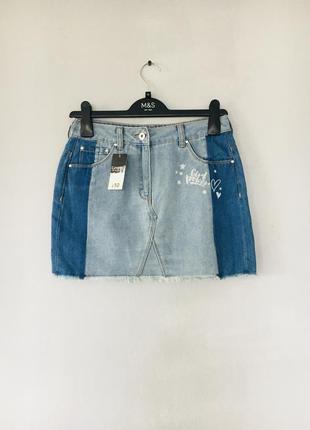 Стильная джинсовая юбка на высокой посадке с необработанным краем