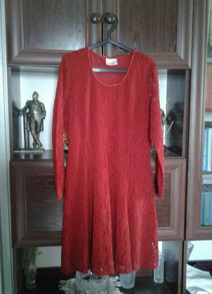 Платье стреч-гипюр красное большого размера essence батал