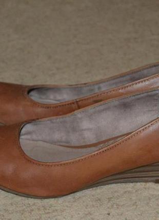 Жіночі шкіряні туфлі tamaris розмір 40, женсике туфли размер 4