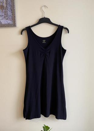 Чёрное трикотажное платье для танцев, спорта или дома.