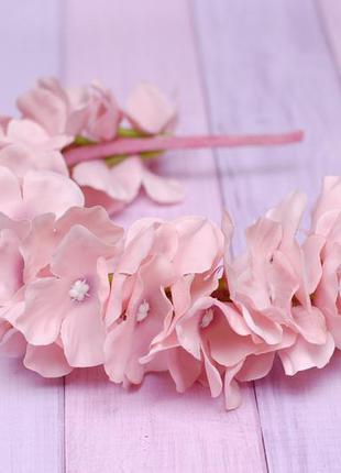 Обруч ободок в пудровом розовом цвете с гортензией