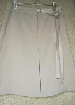 Женская юбка с двойной встречной складкой спереди mng