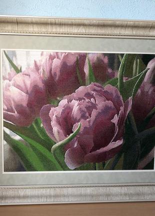 Картина вышитая крестиком "тюльпаны"
