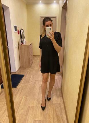 Стильное чёрное платье
