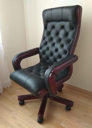 Новое кожаное кресло управляющего chester, Нове шкіряне крісло ка