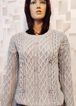 Стильный серый свитер джемпер оверсайз декорирован камнями от f&f