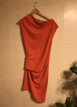 Вечернее платье морковного цвета