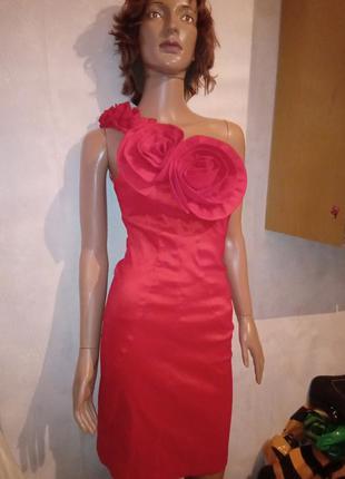 Шалене красное платье с розой распродаж