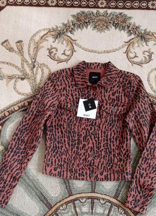Новая куртка котоновая цвет леопард
