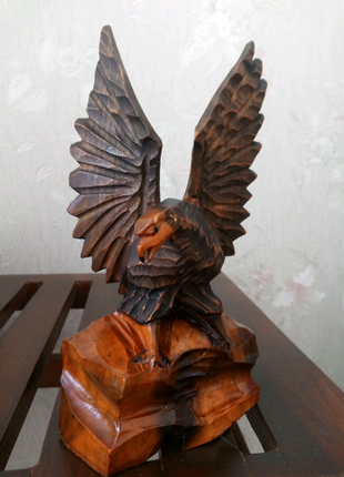 Орел деревянный