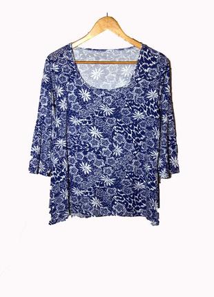 Романтичная трикотажная блуза кофточка в цветочный принт