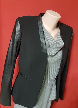 Стильный пиджак с кожаными вставками от h&m
