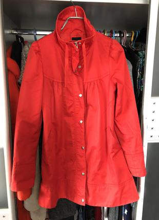 Красная куртка плащ пальто  h&m