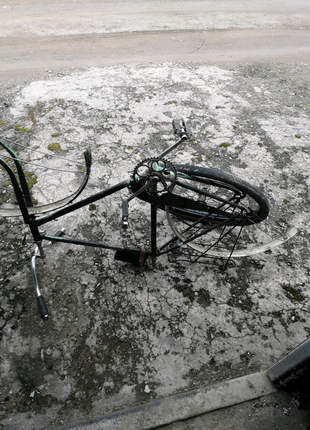 Рама велосипеда украина, десна колесо и цепь проданы.