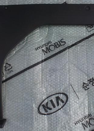 Накладка багажника внутренняя правая Hyundai Accent RB