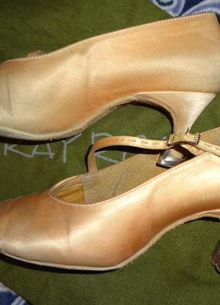 Танцевальные туфли 225 мм