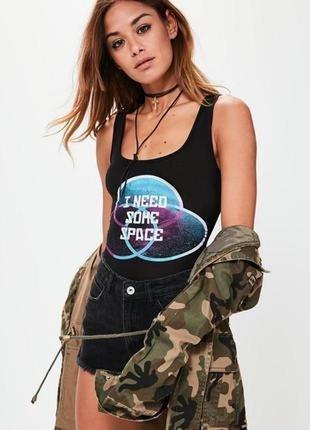 Черный боди с принтом и шнуровкой на спине боди missguided