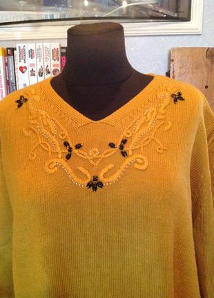 Не товстий, німецький пуловер з намистинками і вишивкою, р. 58-60