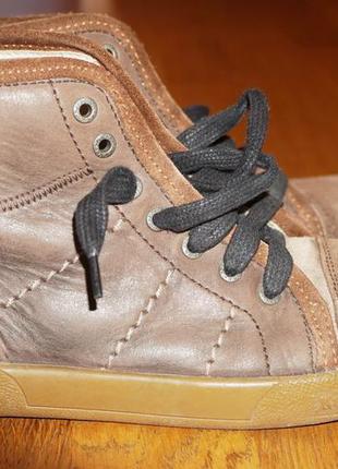 Ботинки демисезонные фирмы -kickers- 35 размера кожаные с замш...