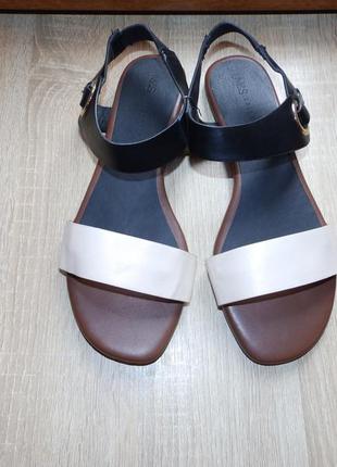 Сандалии , босоножки marks & spencer  sandals black white brown