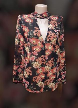 Блуза в цветочный принт с воротником бантом чокером