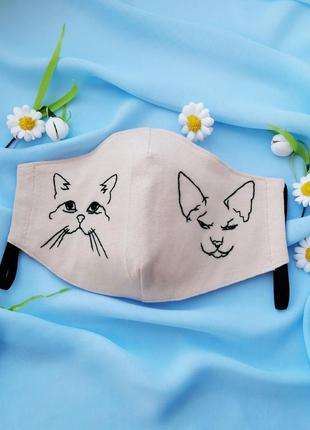 Дизайнерская маска тканевая трикотажная с ручной вышивкой кот ...